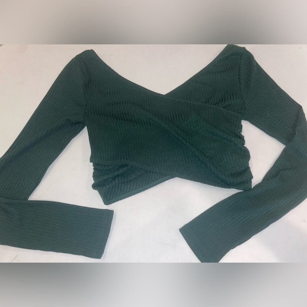 Lovers + Friends - Cropped Long Sleeve Top w/ Tags